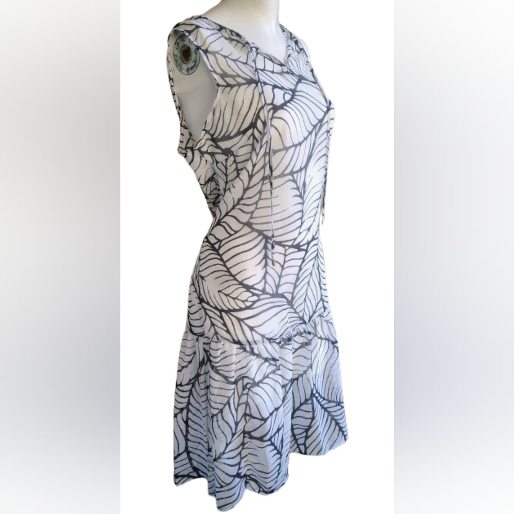 Apt. 9 Black and White Leaf-Print Sleeveless Mini Dress - Picture 6 of 7
